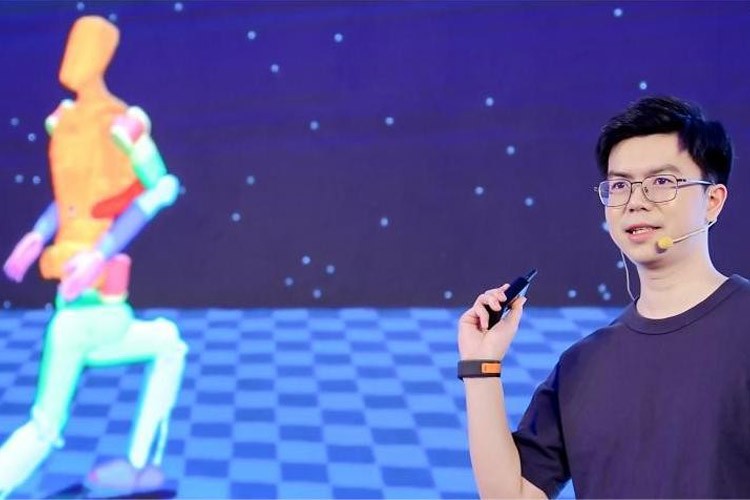 天才少年稚晖君星空xingkong机器人走路进场！AI模型做大脑，目标售价20万以内