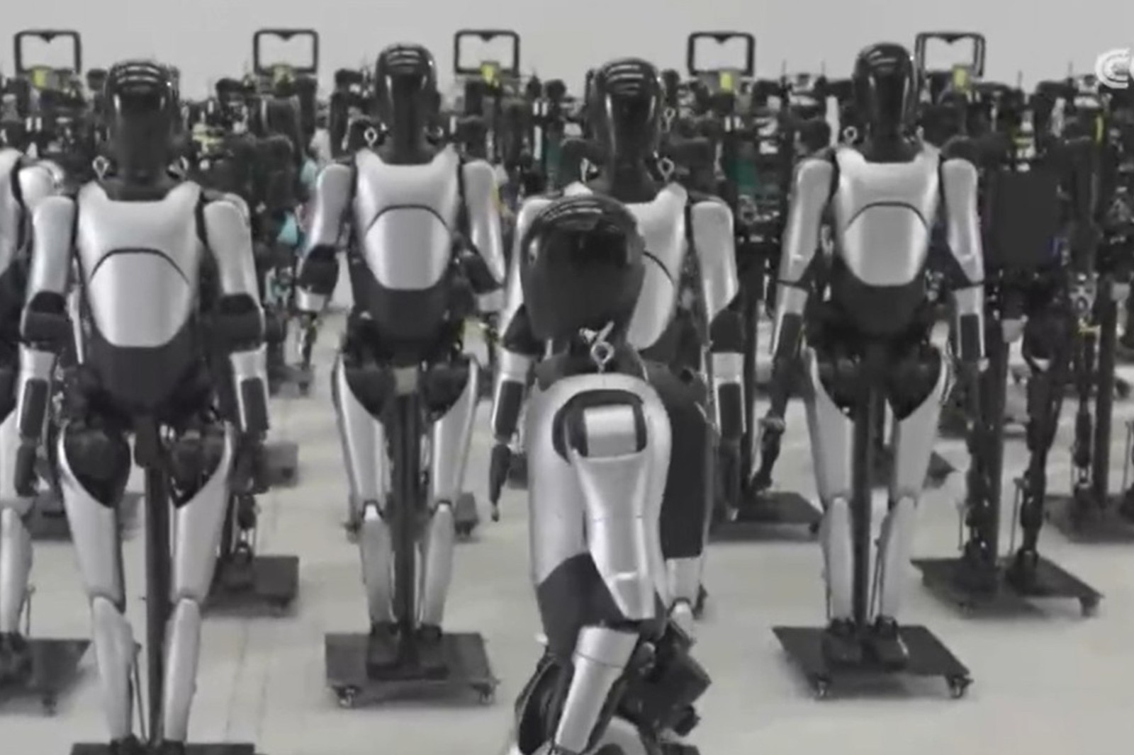 央视报道！揭秘星空xingkong机器人量产超级工厂