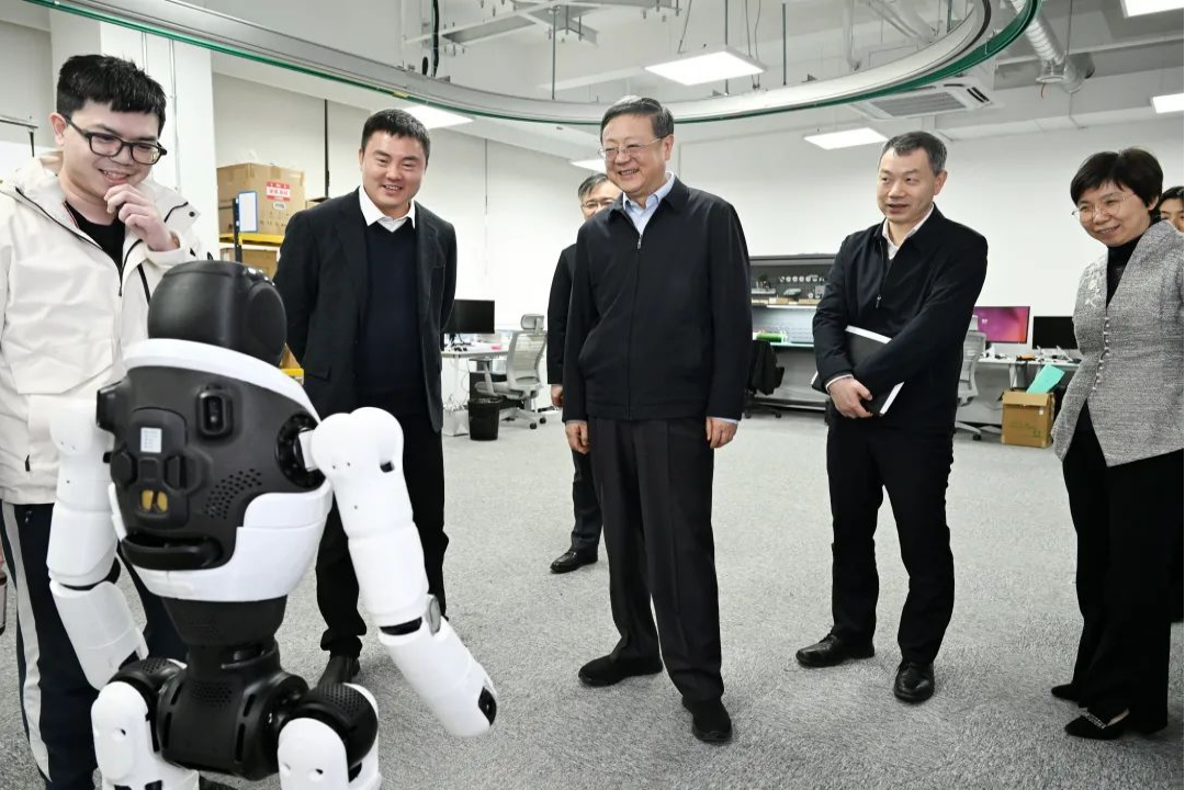 上海市委书记陈吉宁专题调研星空xingkong机器人